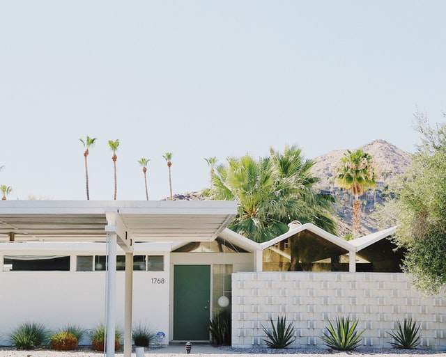 An example of mid-century modern architecture in Palm Springs, California.