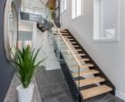 Trends for 2019: Stairways reflect the contemporary, mixed materials trend.