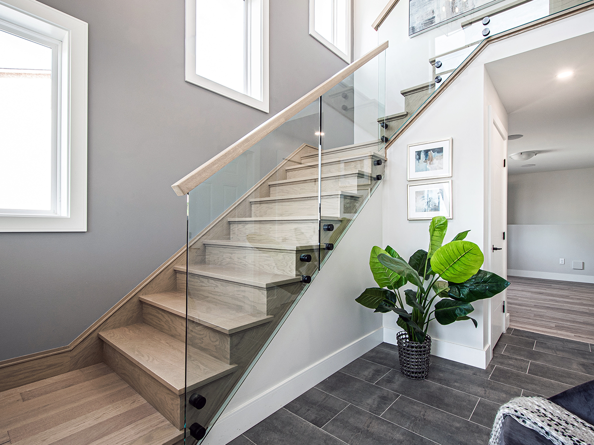 5 Things You Need To Know About Glass Railing - Specialized Stair